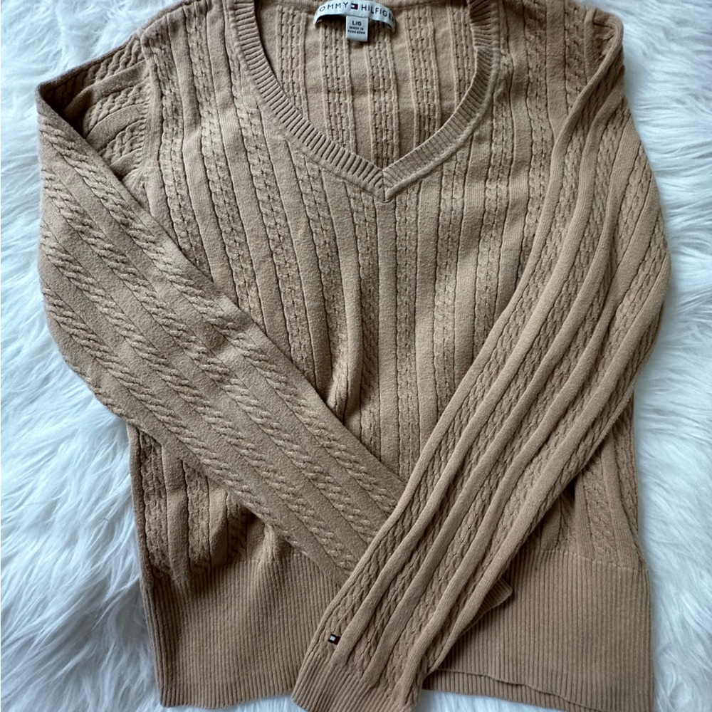 Tommy Hilfiger Cable V-neck Sweater-Preppy Sweater Size: Large
